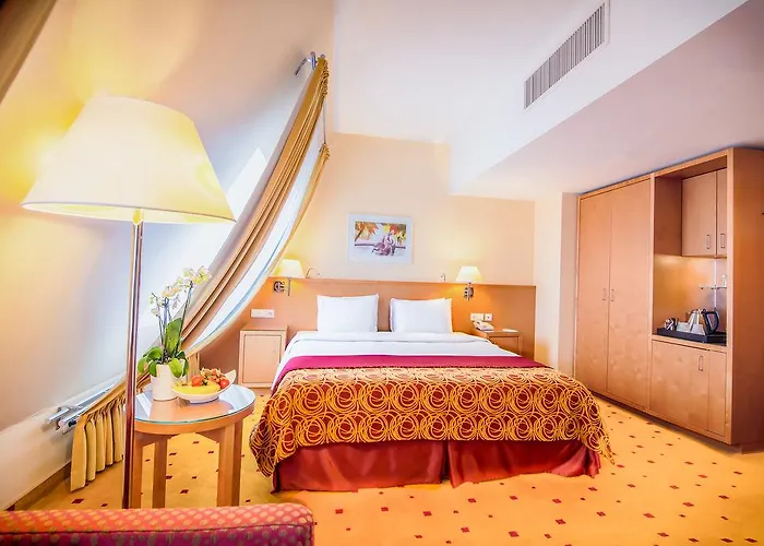 Hotel Ibercity Schoenbrunn 4*