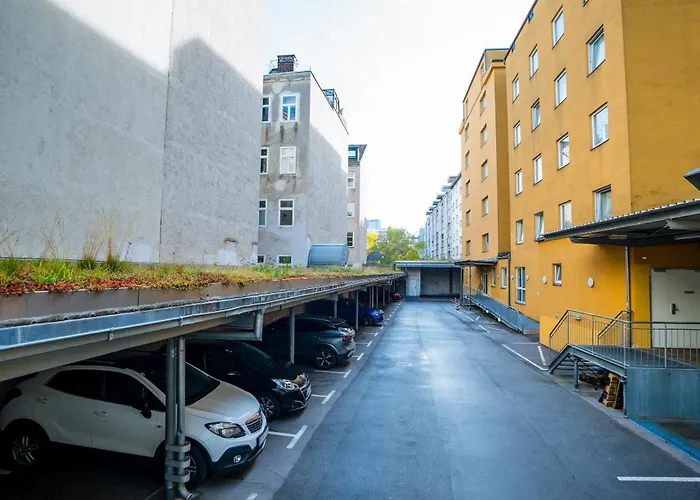 Hotel Ibercity Schoenbrunn 4*