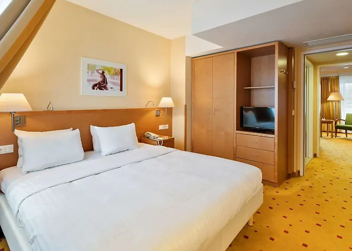 Ibercity Schoenbrunn Hotel 4*